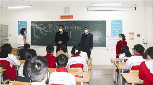 Phó Giám đốc Sở GD-ĐT Thành phố Hà Nội kiểm tra hoạt động dạy học sau tết Nguyên Đán 2022 trên địa bàn huyện Gia Lâm